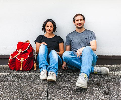 Judith und Alex - Roter Rucksack