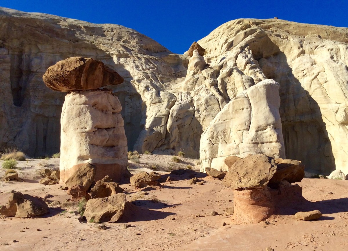 Paria-Rimrocks-Toadstool-Hoodoos-Utah-USA-10